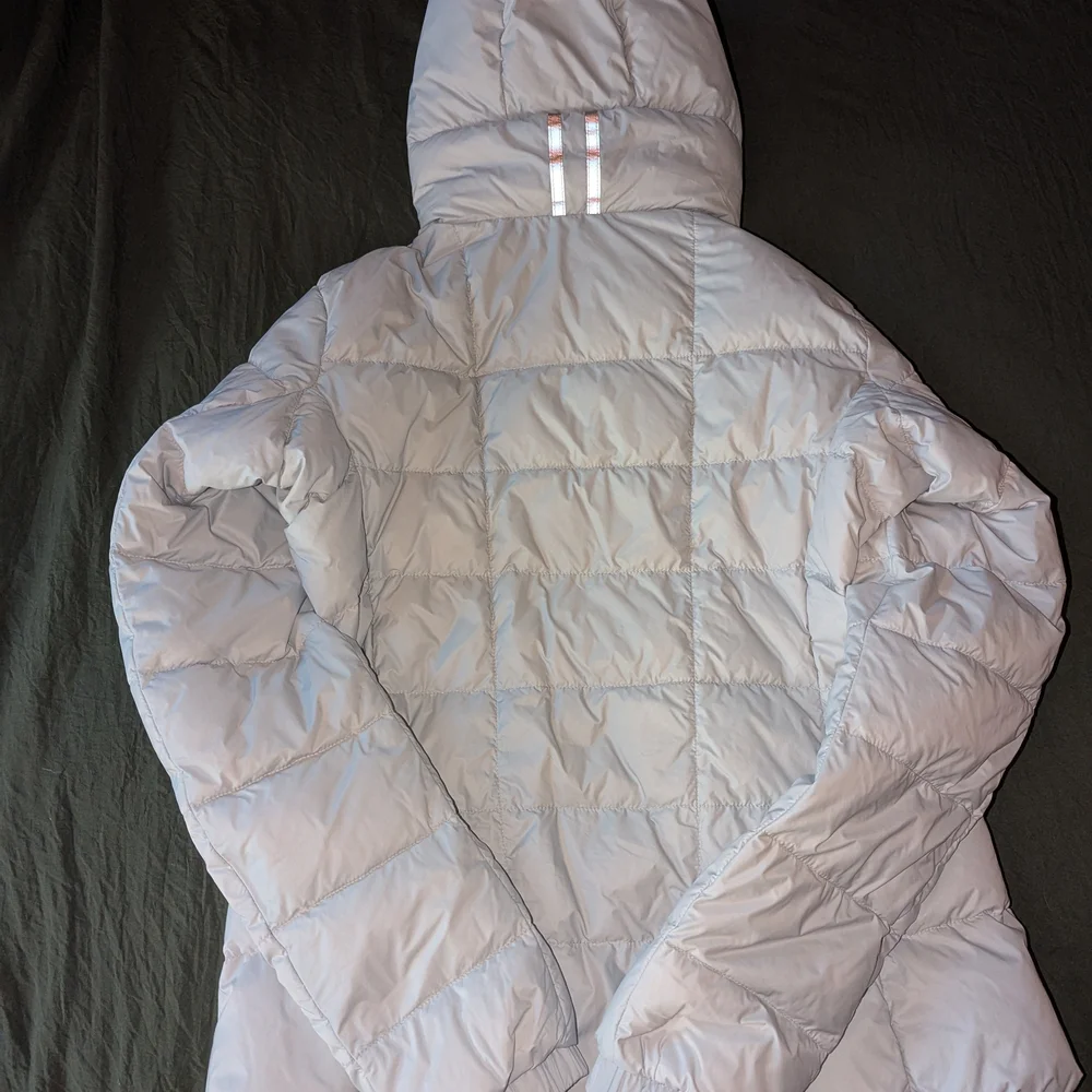 Canada Goose White Puffer Jacket with Hood. Note: This Jacket Runs Small. - Picture 3 of 11